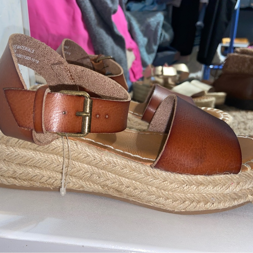 Universal thread wedges